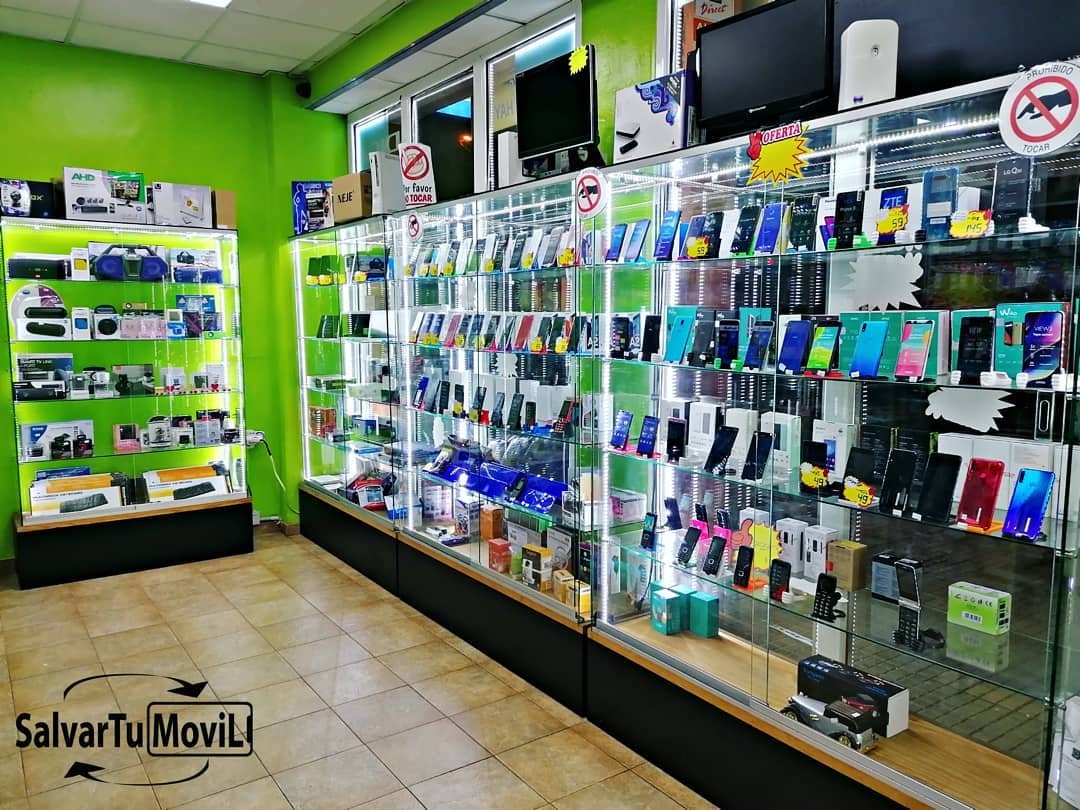 Expositores y accesorios de SalvarTuMovil